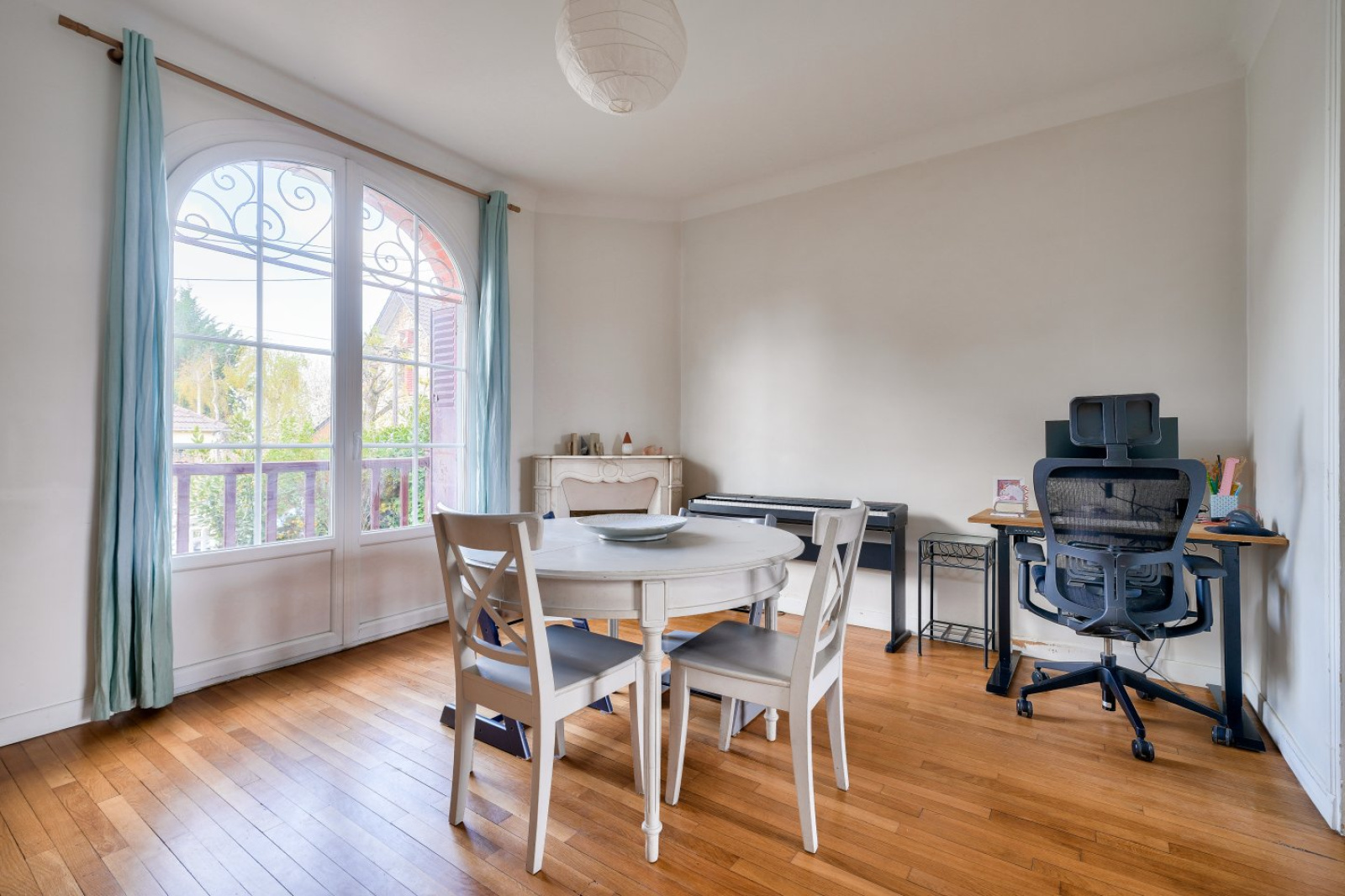 Vente Quartier Cherchefeuilles, belle meulière, 127 m2, 4 chambres Vente Quartier Cherchefeuilles, belle meulière, 127 m2, 4 chambres